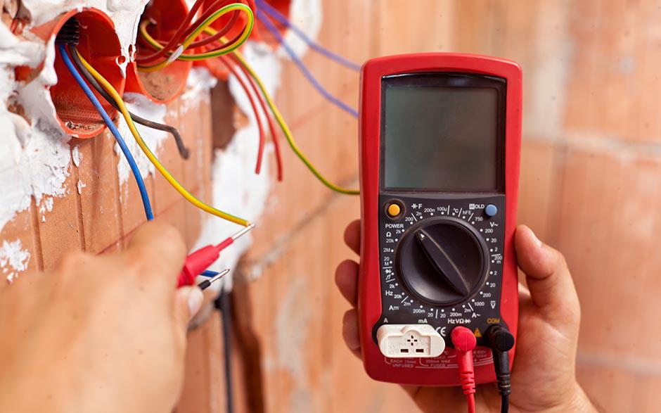 taux horaire électricien Bréval